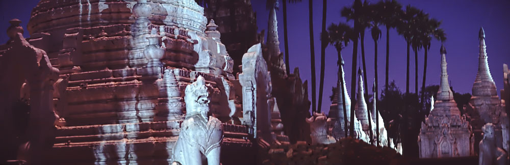 Burma,-Pagoden-bei-Nacht,-Pakkoku-P-Bearbeitet.jpg Burma,-Pagoden-bei-Nacht,-Pakkoku-P-Bearbeitet.jpg