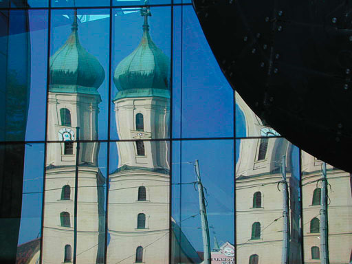 EGIMAGE_20031003153656.jpg EGIMAGE_20031003153656.jpg