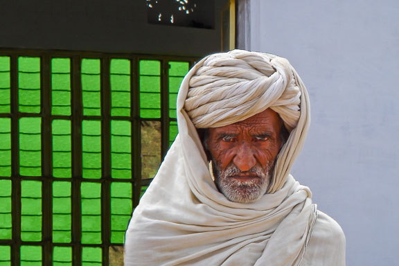 Camel driver EGIMAGE_20060215072300_TheFilm_0255.jpg