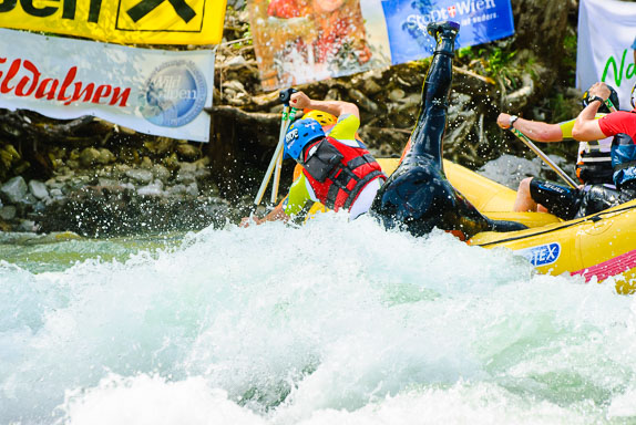 EGIMAGE_20090508134954_RaftingSalza_0240.jpg EGIMAGE_20090508134954_RaftingSalza_0240.jpg