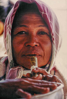 Eric-Geidl---Burmese-woman-smoking-a-cheroot.jpg Eric-Geidl---Burmese-woman-smoking-a-cheroot.jpg